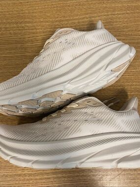 Omega Walk orLightweight White/Cream Orthapedic  Sneakers